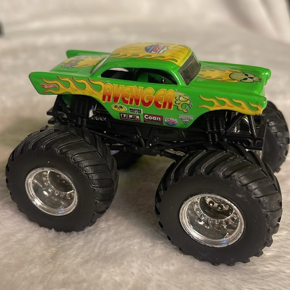 Mattel Hot Wheels Monster Jam Trucks - Picture 7 of 8